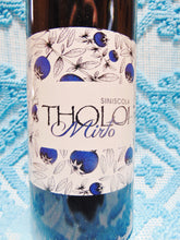 Carica l'immagine nel visualizzatore di Gallery, LIQUORE DI MIRTO ROSSO AZIENDA AGRICOLA THOLOI BOTTIGLIA DI VETRO DA 50 CL          COD 0072