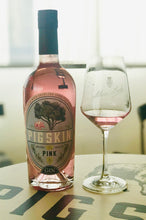 Charger l'image dans la galerie, GIN DI SARDEGNA PIGSKIN ROSA 70 CL SILVIO CARTA     COD 0300